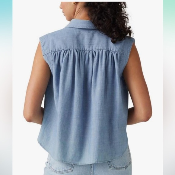 Levi's Women's Sleeveless Gracen Chambray Blue Button Up Cotton Blouse, Gathered - Picture 9 of 13